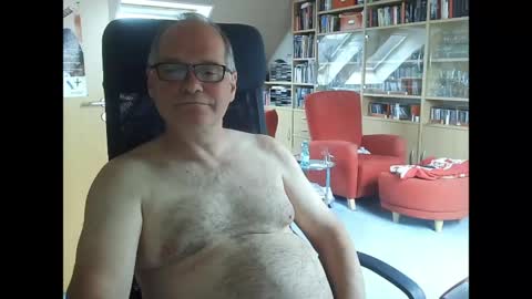 Pavlov aka Peter online show from May 11, 8:16 am