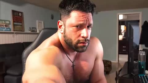 pizza_biceps online show from May 4, 6:59 am