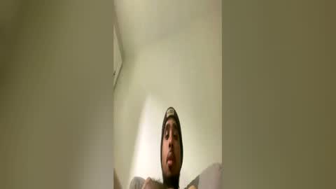 puertoricanmarcus online show from June 26, 6:16 am