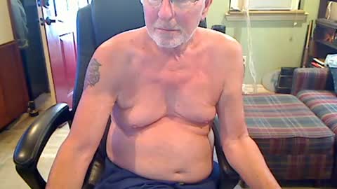 pulltoy1 online show from July 11, 6:43 pm