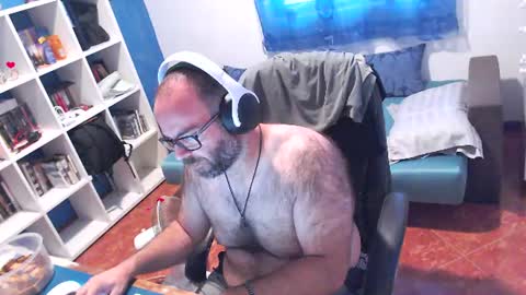 ravingr3d3 online show from July 16, 10:55 am