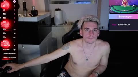 Rayzel online show from May 29, 1:04 am