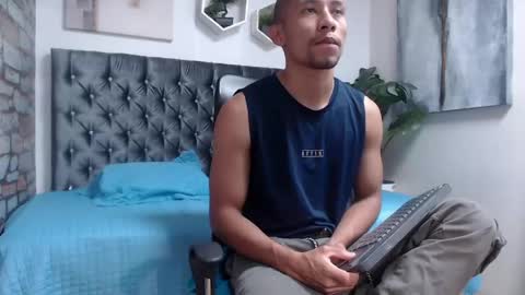 richar_voller online show from April 13, 11:44 am