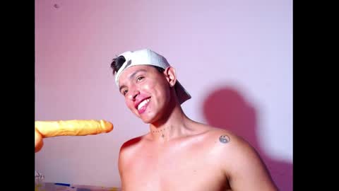 rowanboy23 online show from May 31, 5:34 pm