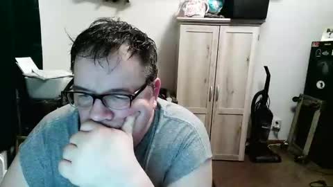 rwzar_1965 online show from May 5, 2:13 am