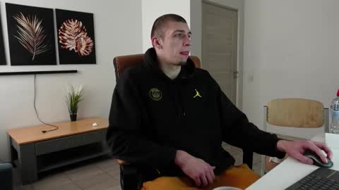 RYAN DOZER online show from March 15, 8:00 am