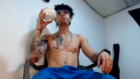 sammy model independiente online show from July 1, 11:15 pm