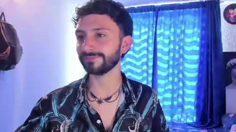 Santi online show from August 2, 7:01 pm
