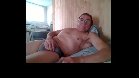 santiago_n online show from June 10, 7:03 pm