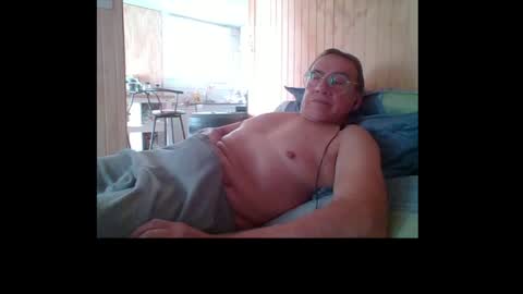 santiago_n online show from July 30, 2:49 pm