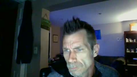 GettOffMyLawn online show from June 1, 7:41 am