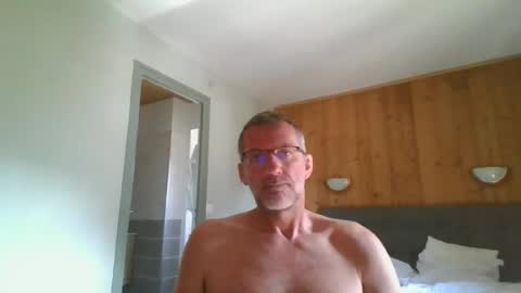 seb846894 online show from June 17, 8:16 am