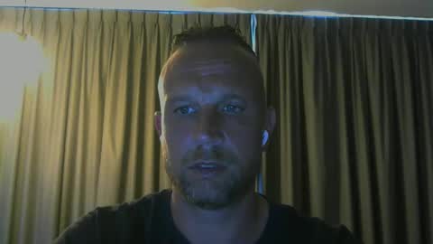 sence08 online show from April 18, 2:51 pm