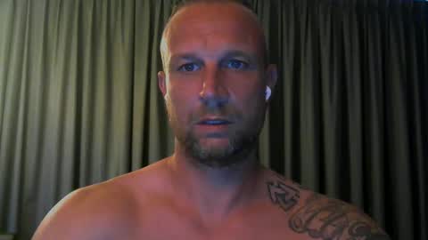 sence08 online show from June 5, 1:17 pm