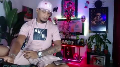 Aharon  ravelo online show from June 30, 4:02 am
