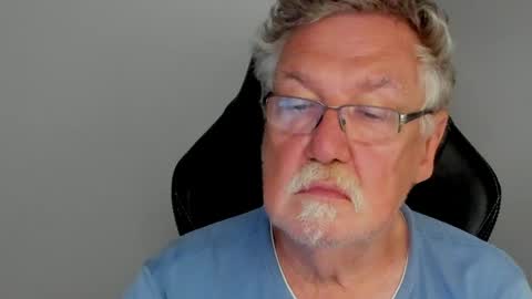 sharlots_pet online show from June 9, 1:35 pm