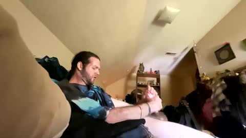 showmewe online show from April 19, 7:05 pm