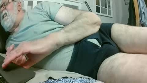 sillyoldman45221063 online show from May 16, 12:19 am
