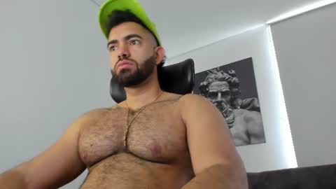 simon_leon01 online show from July 1, 2:07 pm