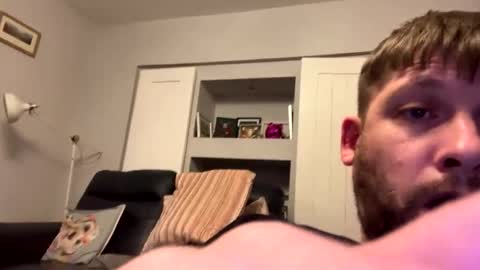 skuzzy25 online show from April 9, 10:27 pm