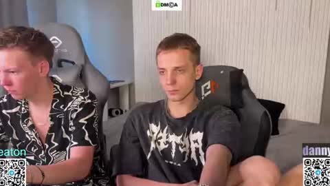 sky_hunter online show from June 10, 1:01 pm