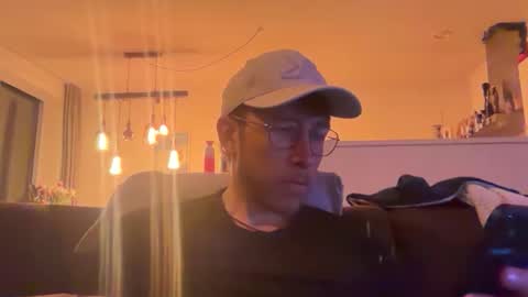 skyisthelimit1995 online show from March 25, 8:46 pm