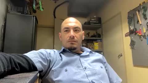 More more more online show from January 8, 5:18 pm