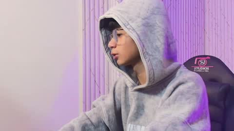 spark_tay online show from May 18, 2:52 am