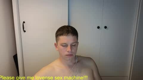 st1vemaster01 online show from June 1, 2:39 pm