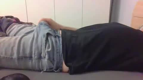 stefan951753 online show from April 13, 8:31 pm
