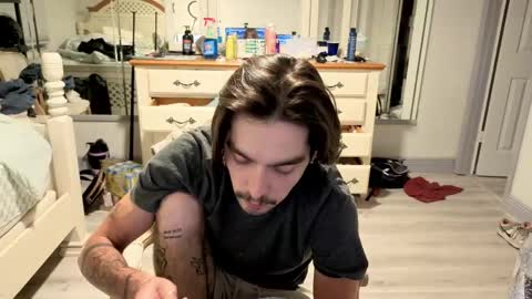 str8whiteboy21 online show from May 4, 5:42 am