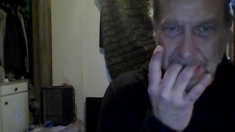 straightmaletouse online show from June 12, 2:15 pm