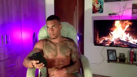 strong blackboy online show from August 8, 9:55 pm