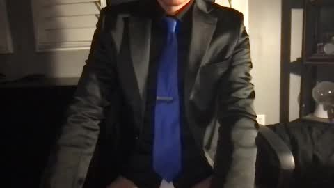 suitfetishez online show from April 3, 5:37 am