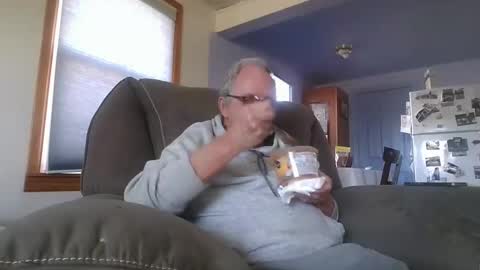 tacrunner66_ online show from April 8, 8:17 pm