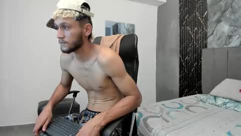 Tedy online show from March 10, 8:04 pm