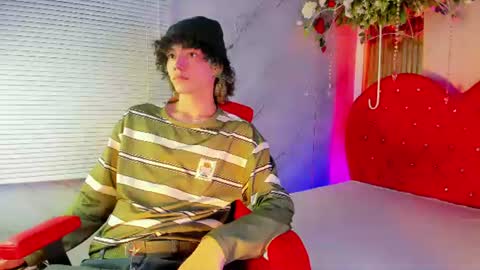 thanier_18 online show from June 19, 6:57 pm