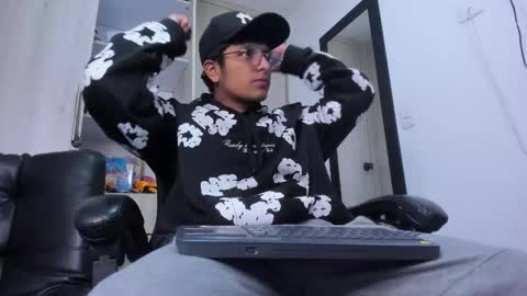 Danny online show from December 21, 5:04 am