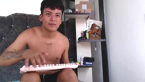 Thiagogonzalez online show from May 10, 3:46 pm