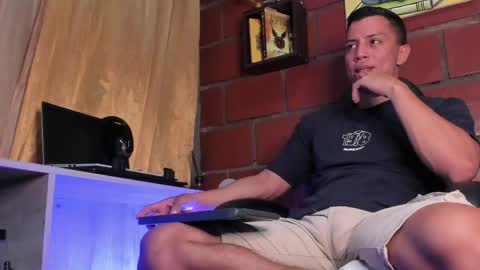 Thoms Every online show from April 21, 1:53 am