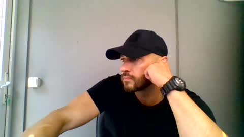 titan_heart online show from August 4, 10:10 am