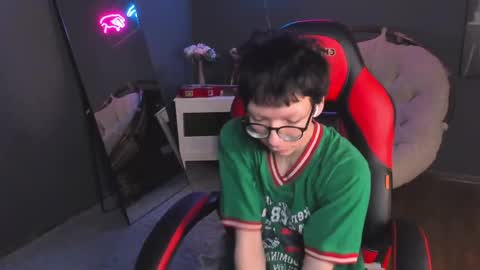 tommy_stars online show from April 10, 10:55 am