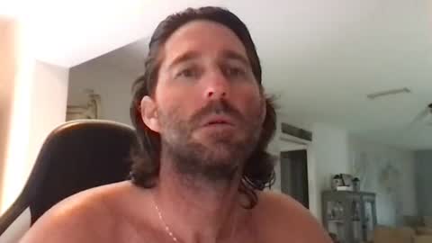TravisKenn online show from June 9, 7:04 pm