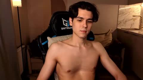 travisrivas online show from June 23, 3:55 am