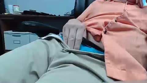Trouhble online show from May 4, 3:03 pm