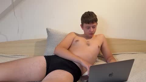 twink0dream online show from October 17, 9:24 am