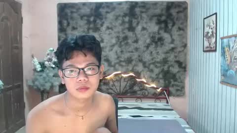 urdreamboy_doms online show from July 24, 5:15 am