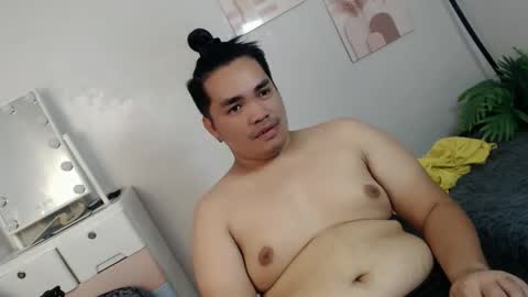ure_fattytoy143 online show from April 16, 5:18 am