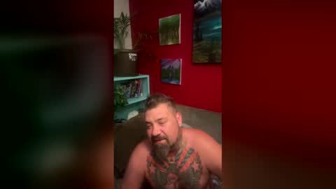 usmcbearcub40 online show from May 25, 7:03 am