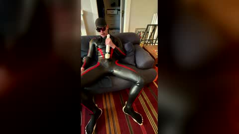 vibramboy online show from May 18, 2:19 am